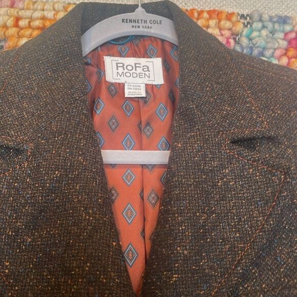 This blazer is so cute!  RoFa Moden tweed blazer. - Picture 5 of 10